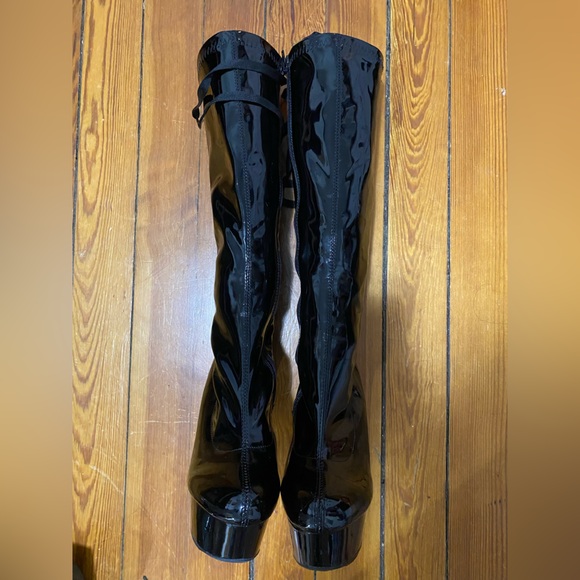 Knee High pleaser - Picture 2 of 3